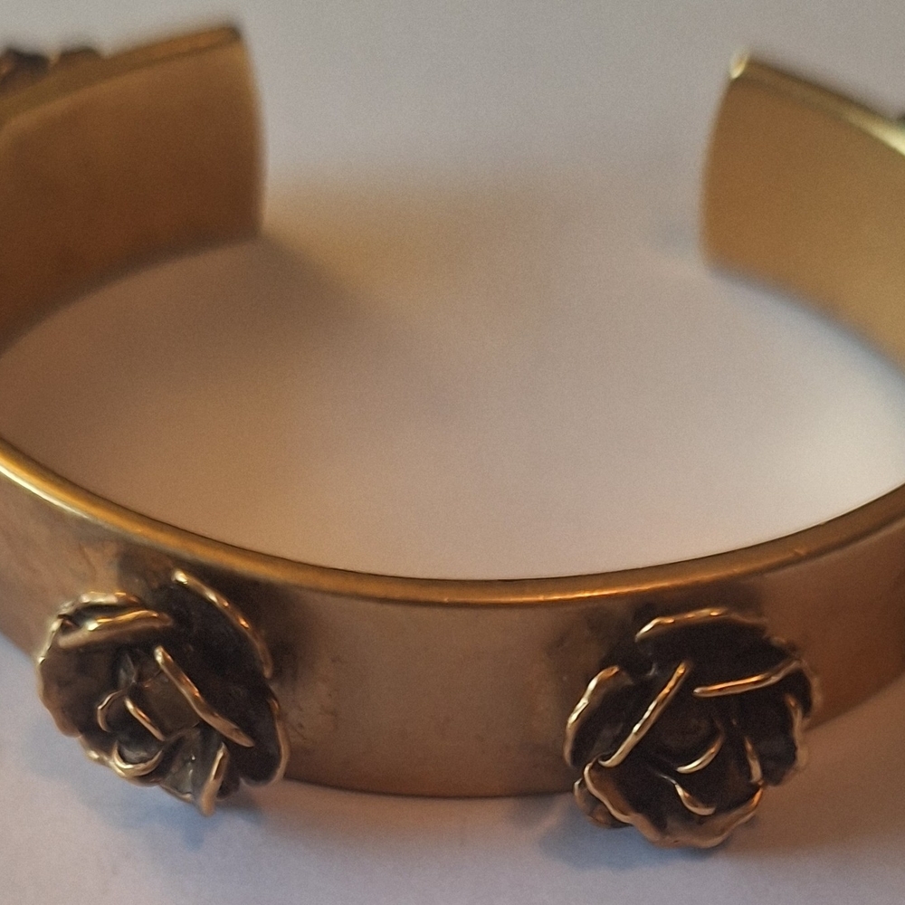 Marc Jacobs Bracelet w/ Flowers - Picture 3 of 10